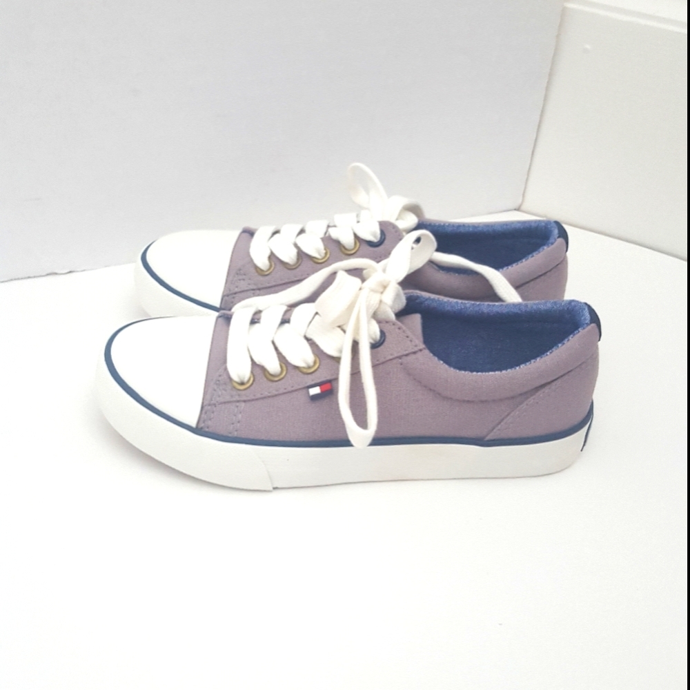 Tommy Hilfiger gray canvas sneaker boys size 12